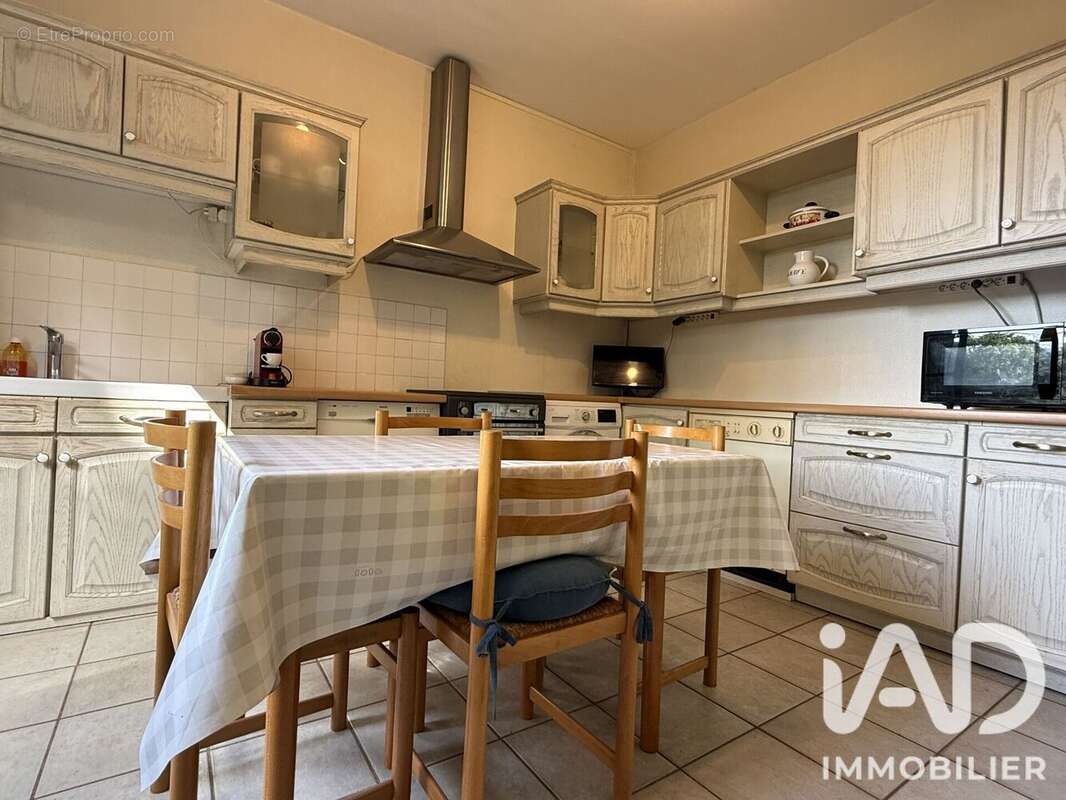 Maison 104 m² à Tassin-La-Demi-Lune  - photo 5