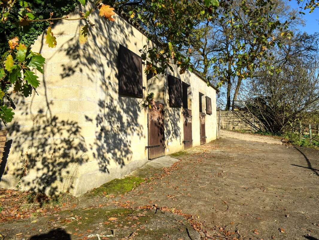 Maison à RUFFEC