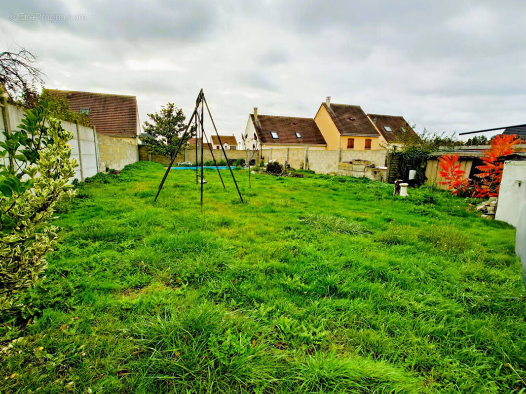 Maison à CHAUCONIN-NEUFMONTIERS