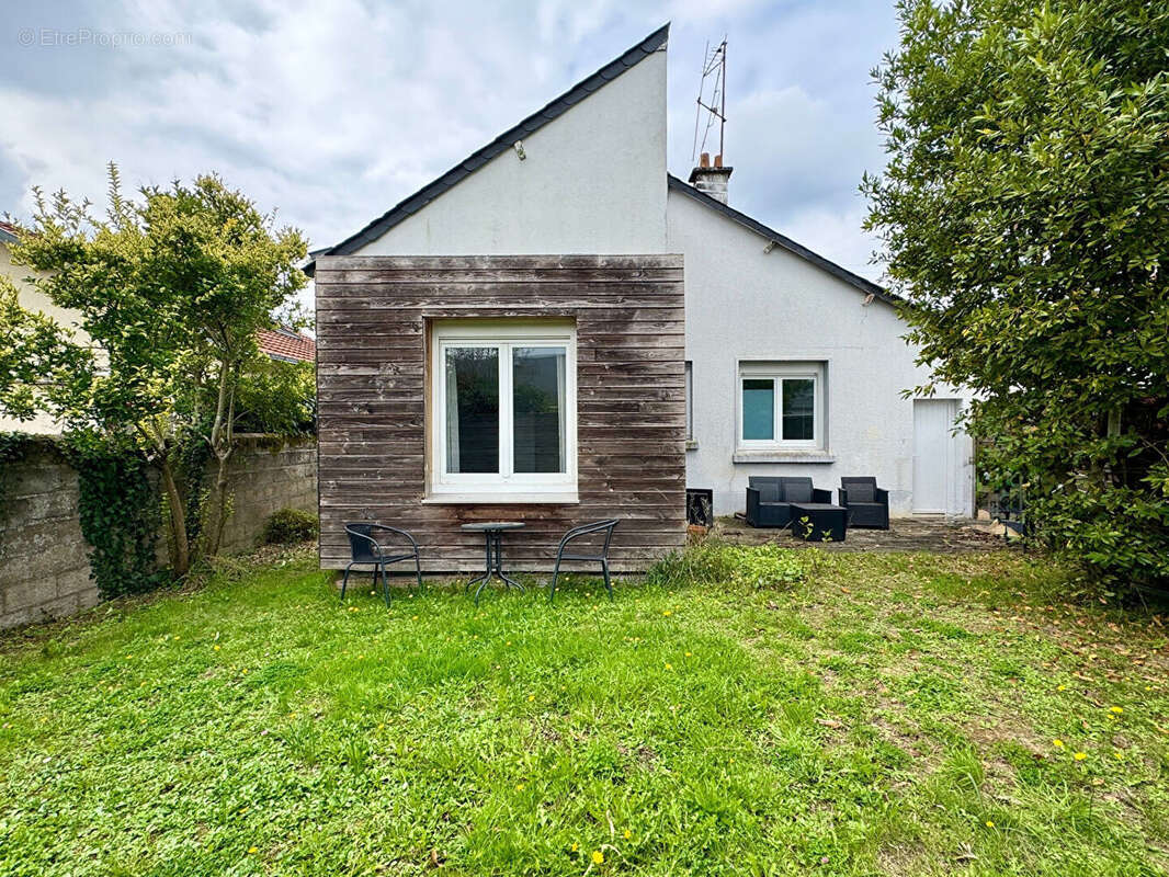 Maison à SAINTE-LUCE-SUR-LOIRE
