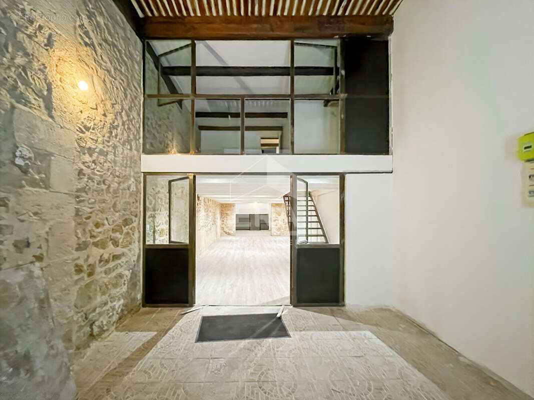 Appartement à MARSEILLE-1E