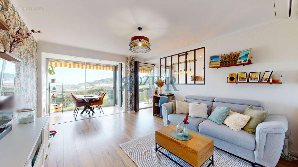 Appartement à VALLAURIS