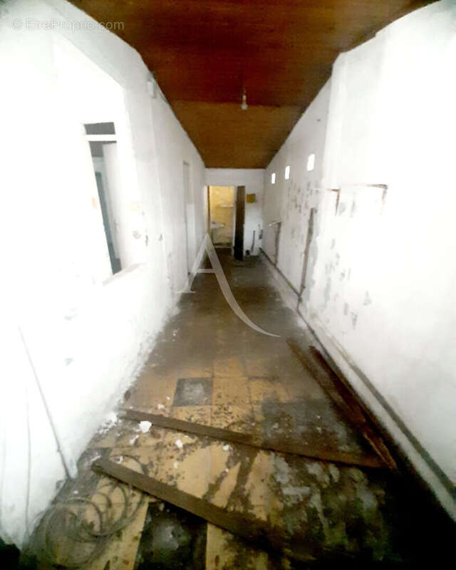 Maison individuelle Fort De France 3 pièce(s) 62 m2 à rénover avec fort potentiel !!! A SAISIR !!! - photo 17