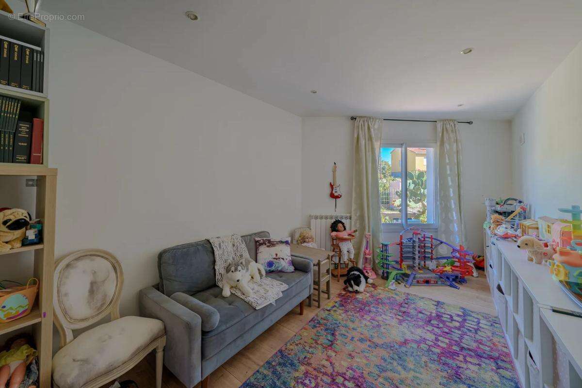 Maison à LA VALETTE-DU-VAR