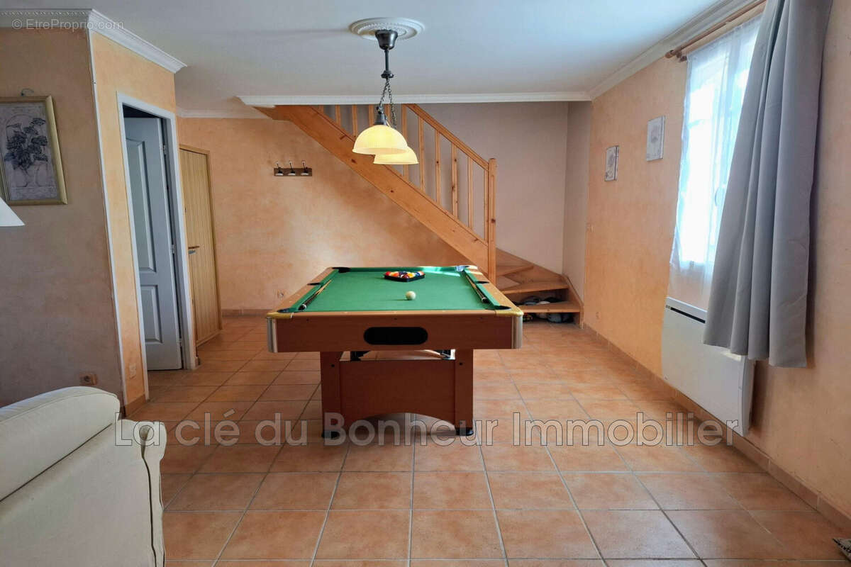 Maison 157 m² à Aiguines  - photo 7