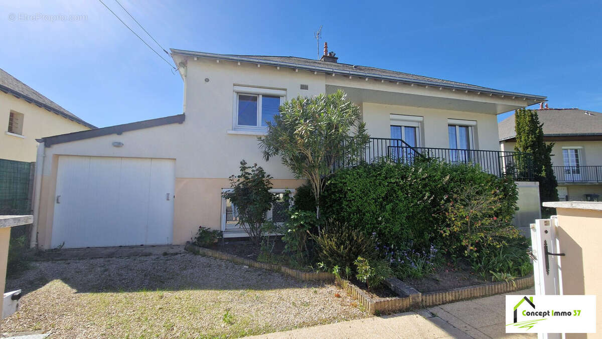Maison à LA VILLE-AUX-DAMES