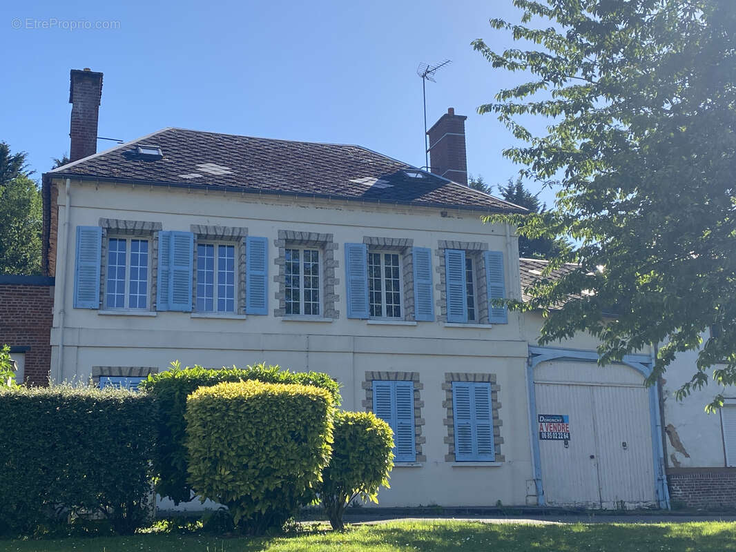 Maison située à Liomer - photo 2