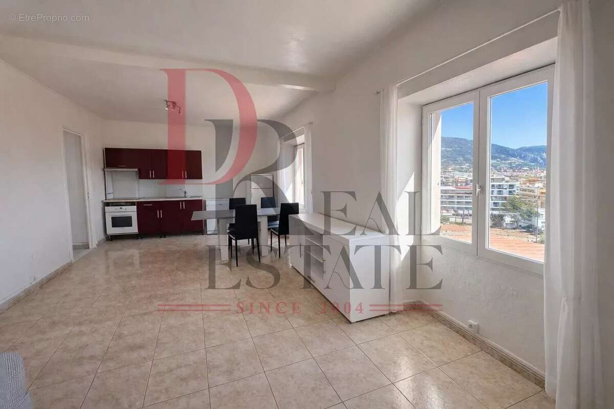 Appartement à ROQUEBRUNE-CAP-MARTIN