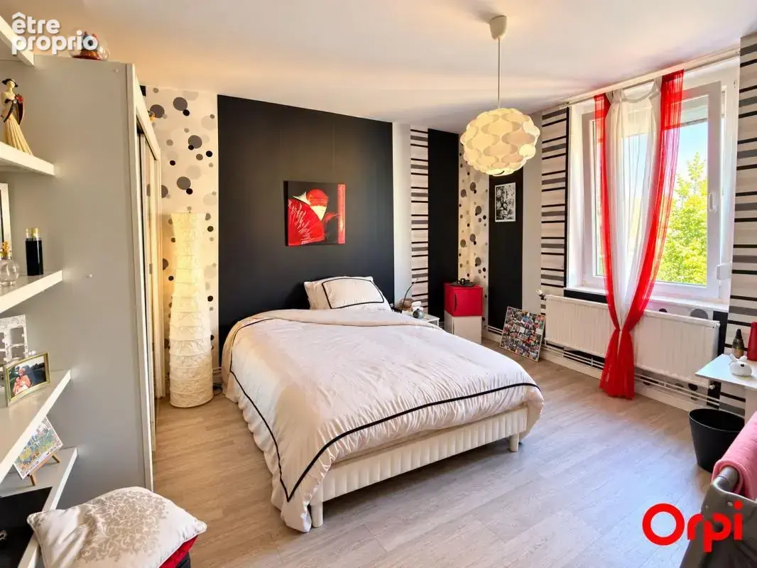 COUP DE CŒUR – Charmante maison de ville de 117 m² – Secteur Rue de Monthermé - photo 7