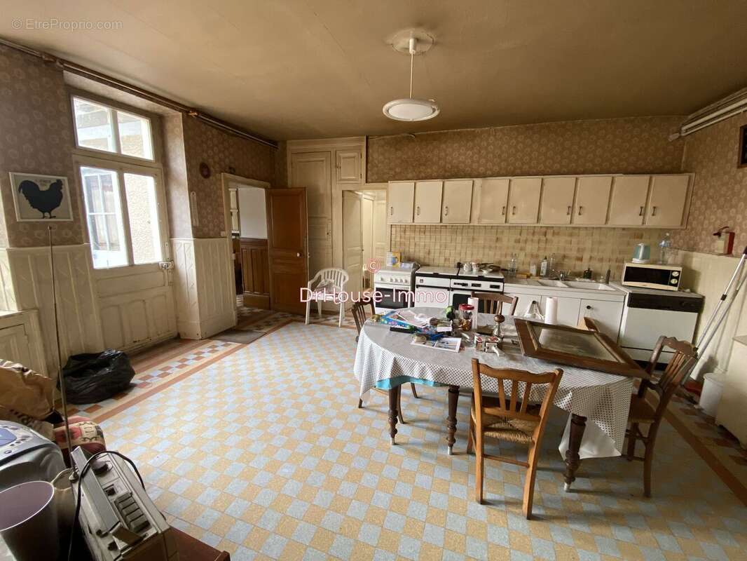 Maison à NEUVY-SAINT-SEPULCHRE