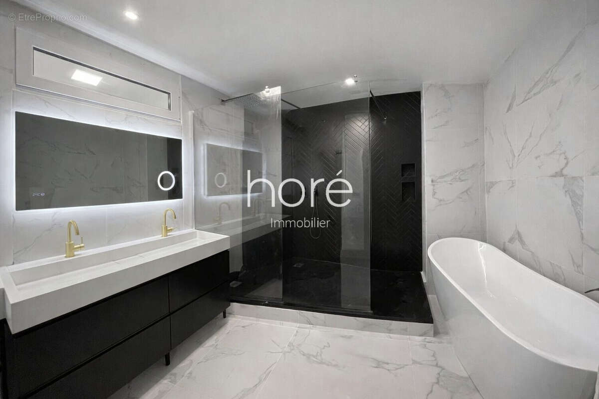 Appartement à LA GARENNE-COLOMBES