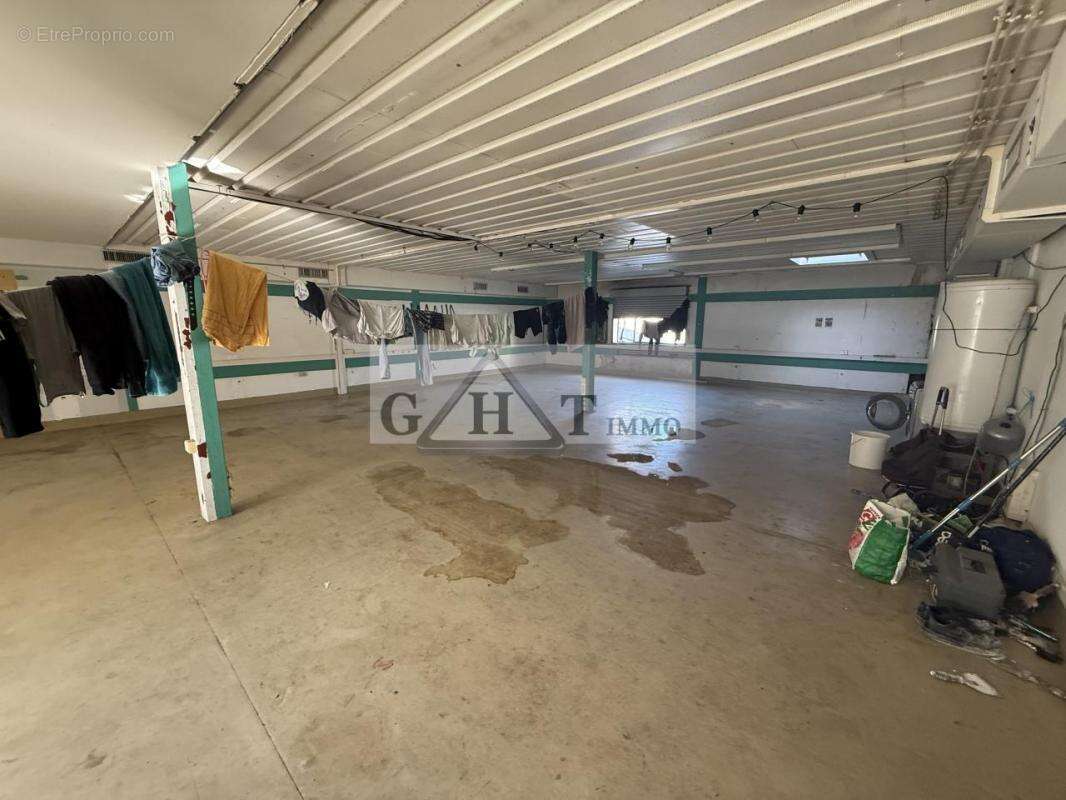 Commerce à ROMAINVILLE