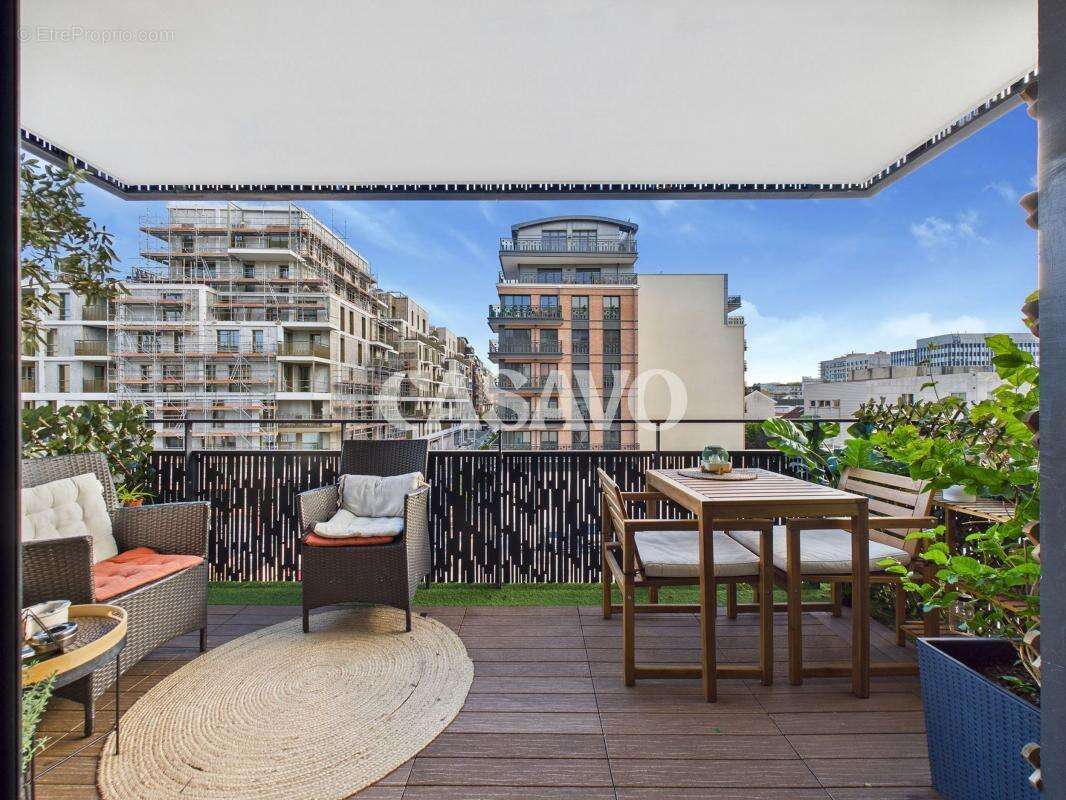 Appartement à COURBEVOIE