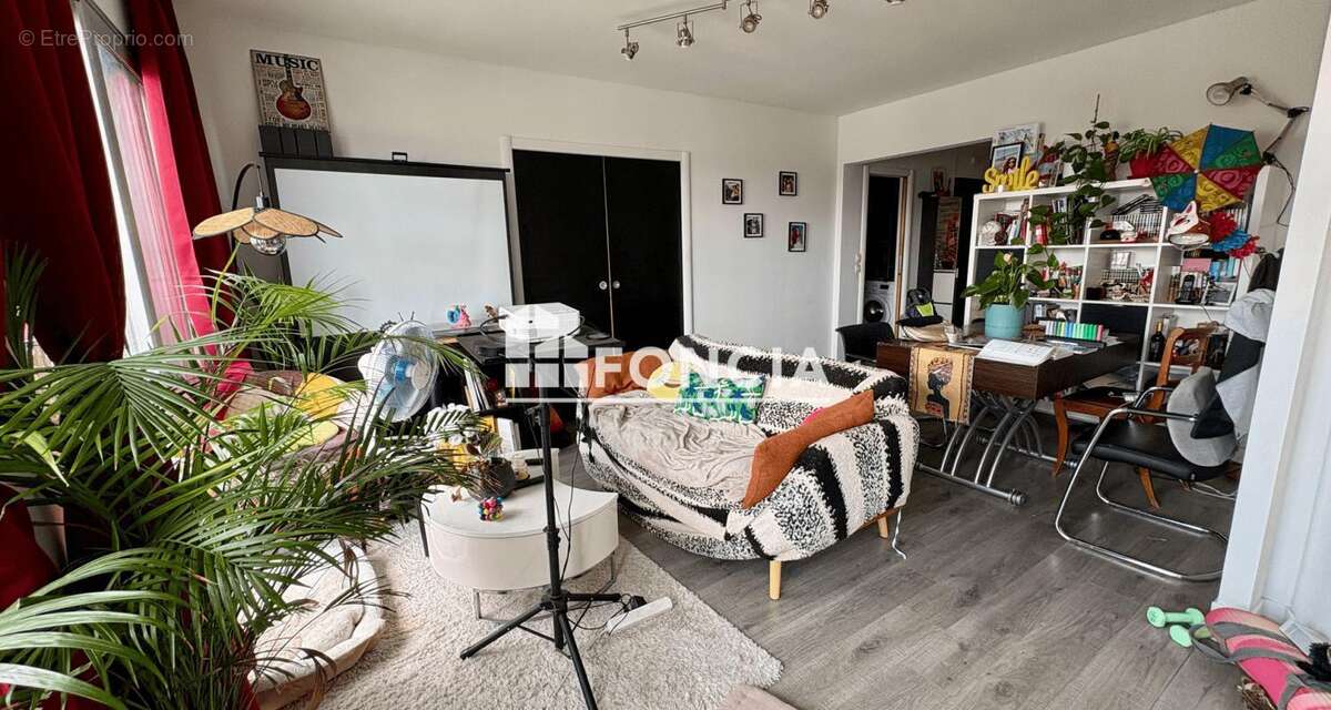 Appartement à PARIS-19E