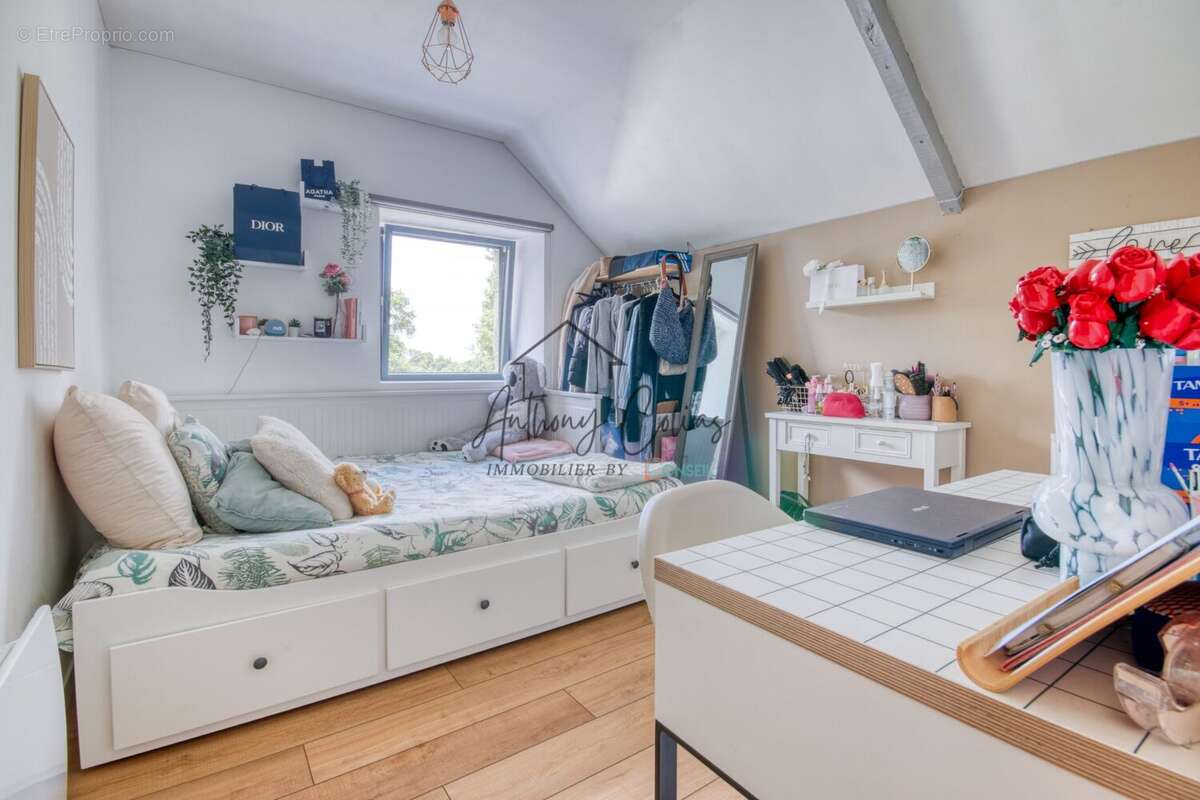 Chambre 1  - Maison à SURZUR