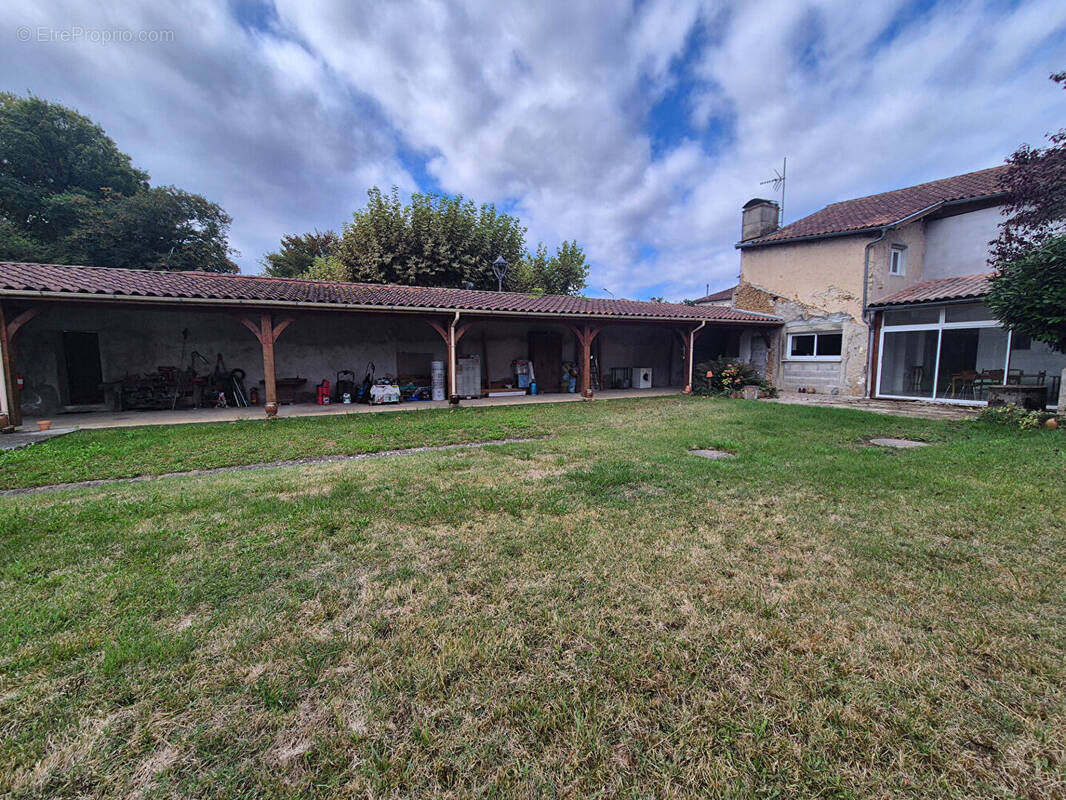 Maison à VILLENEUVE-DE-MARSAN