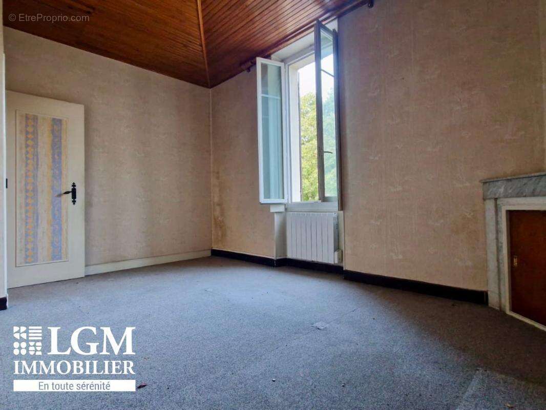 Appartement À Vendre T 4 + 16 m2 de terrasse et une cave de 30m2 - photo 6