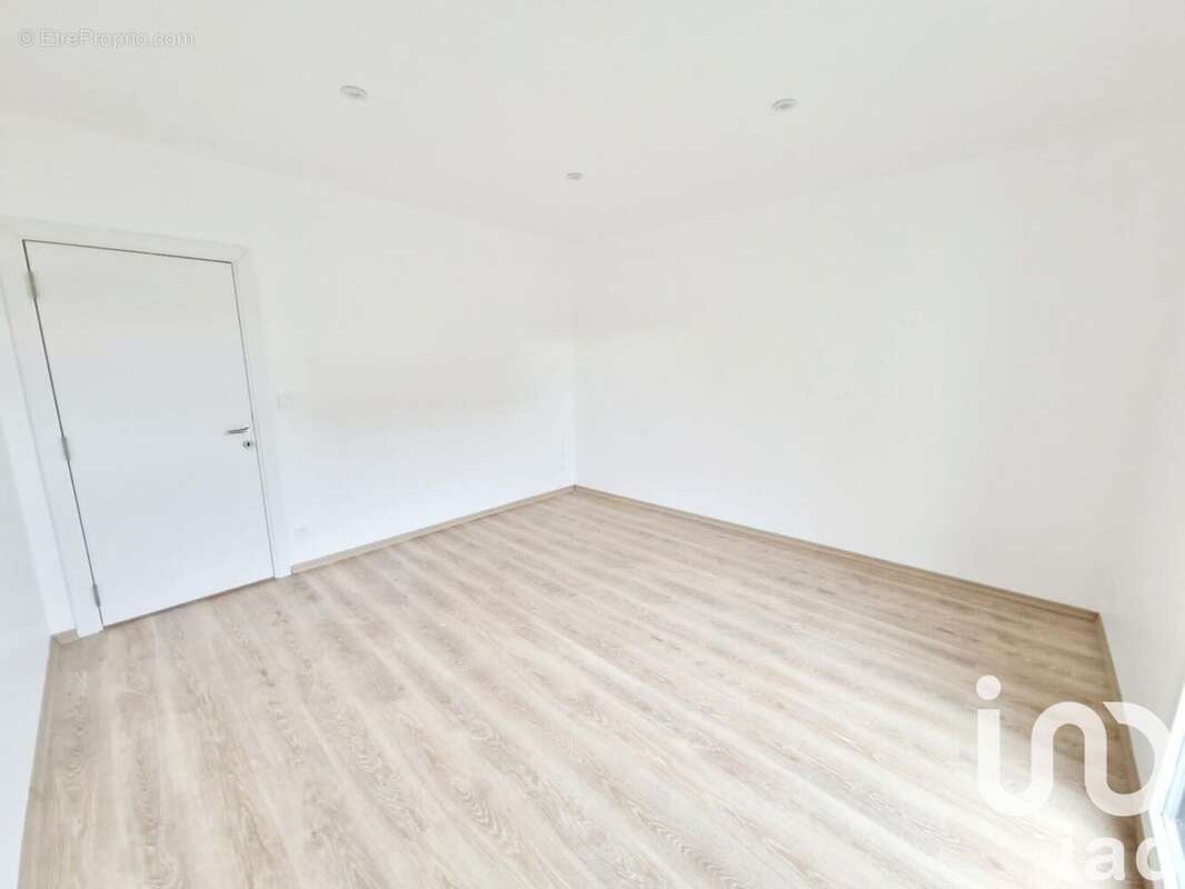 Photo 9 - Maison à CORQUILLEROY