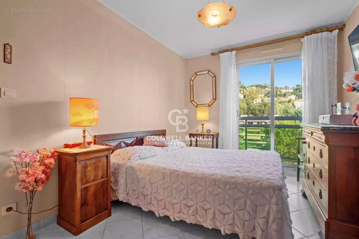 Appartement à MANDELIEU-LA-NAPOULE