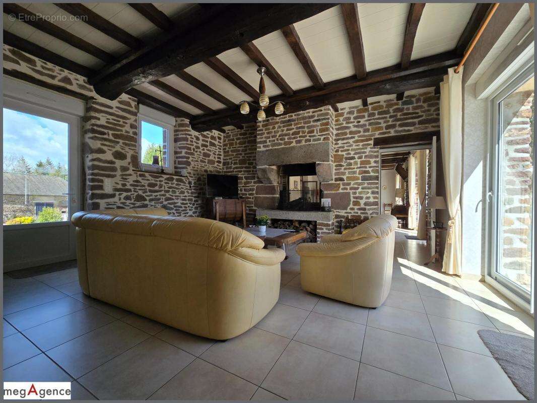 Longère 220 m², 10 pièces sur 2540 m² de terrain - photo 3