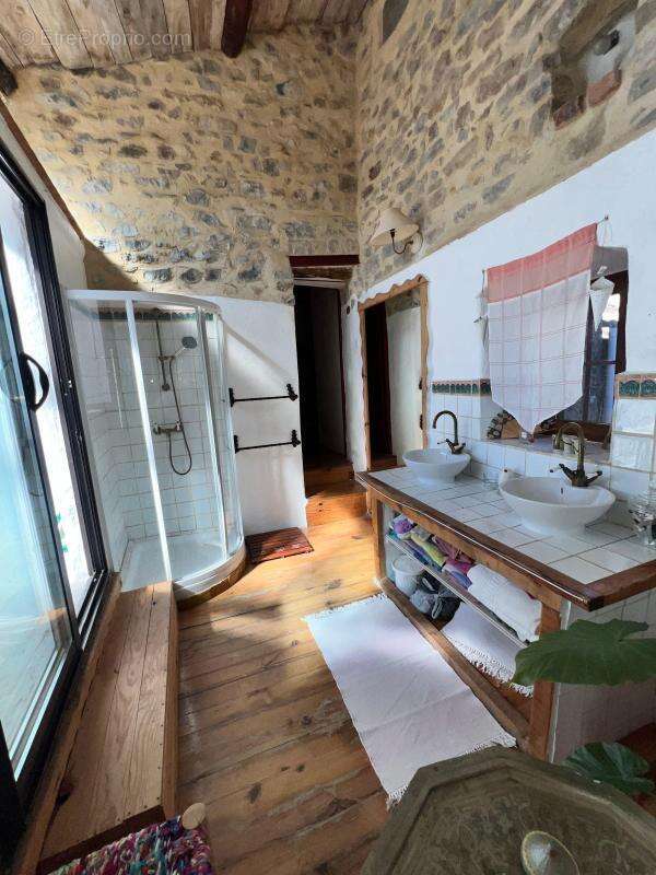 Maison à SAINT-SEBASTIEN-D'AIGREFEUILLE