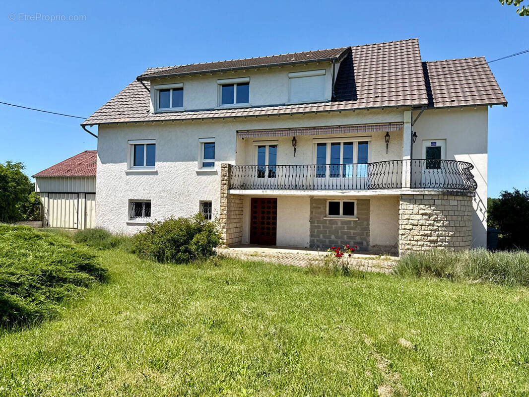 Maison à LUSIGNY