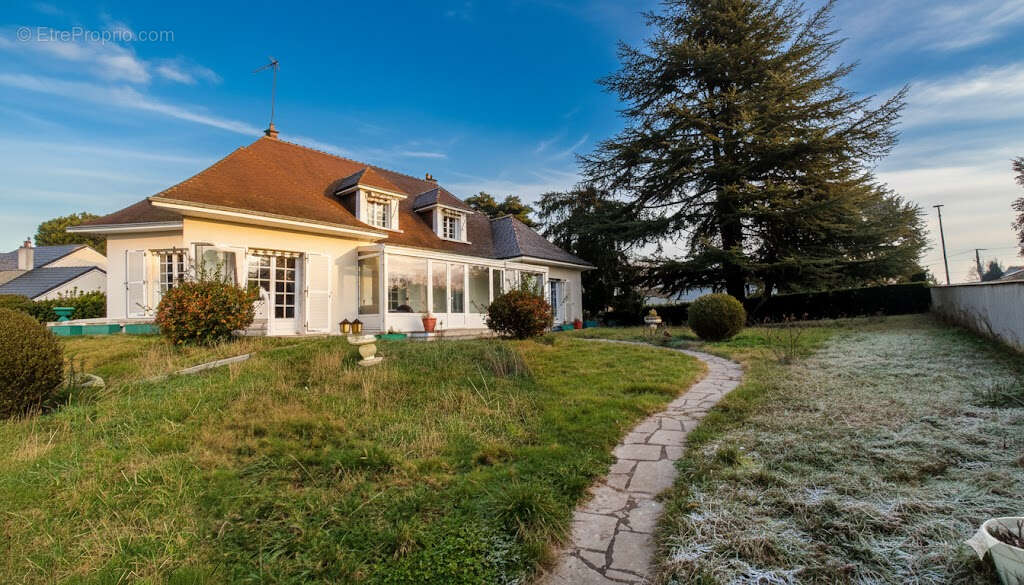 Maison à CHATELLERAULT