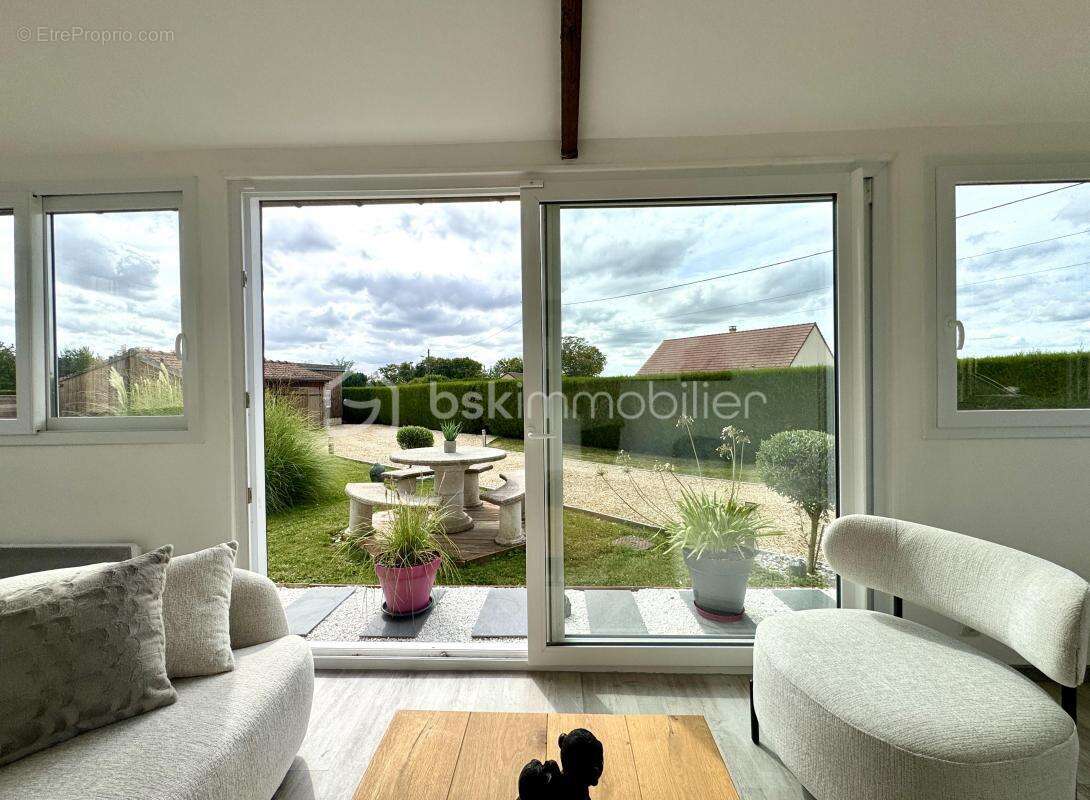 Maison à VIELS-MAISONS