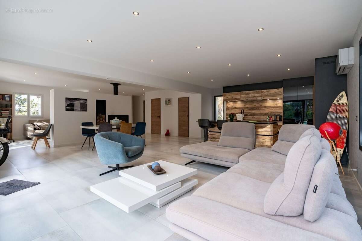 Maison à BOUC-BEL-AIR