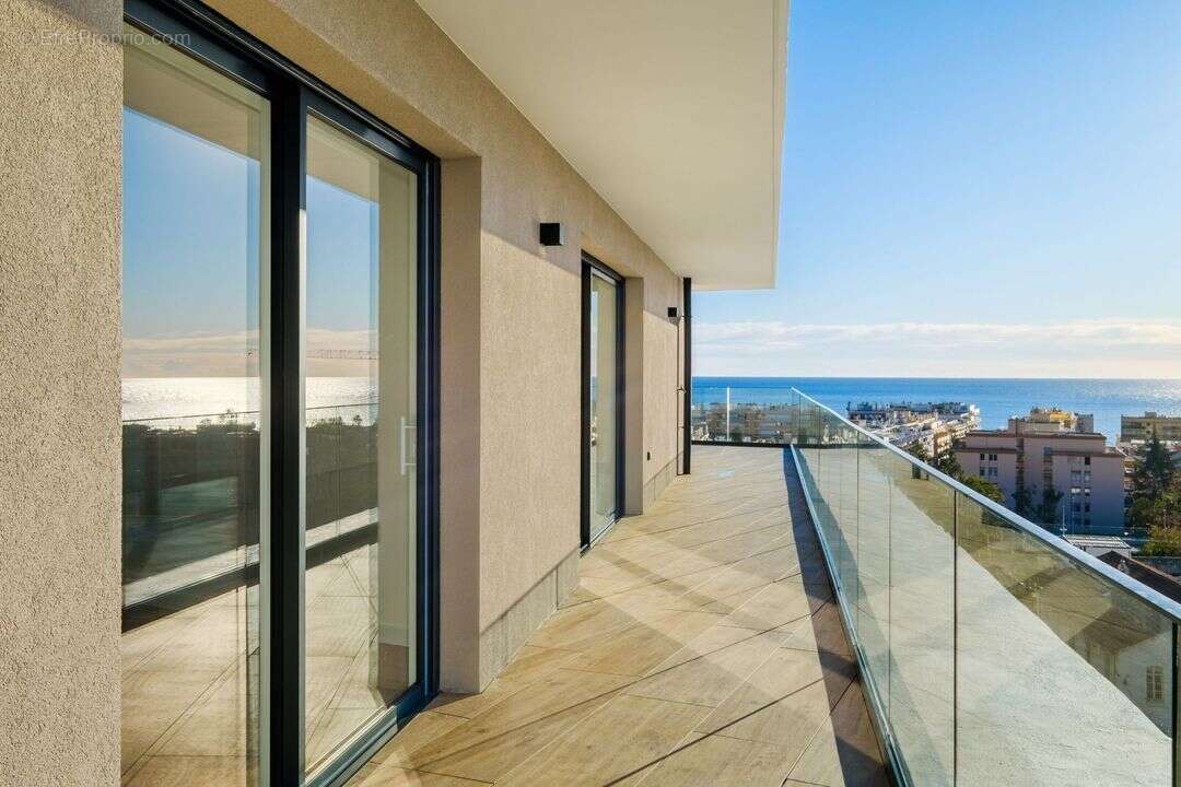 Appartement à ROQUEBRUNE-CAP-MARTIN