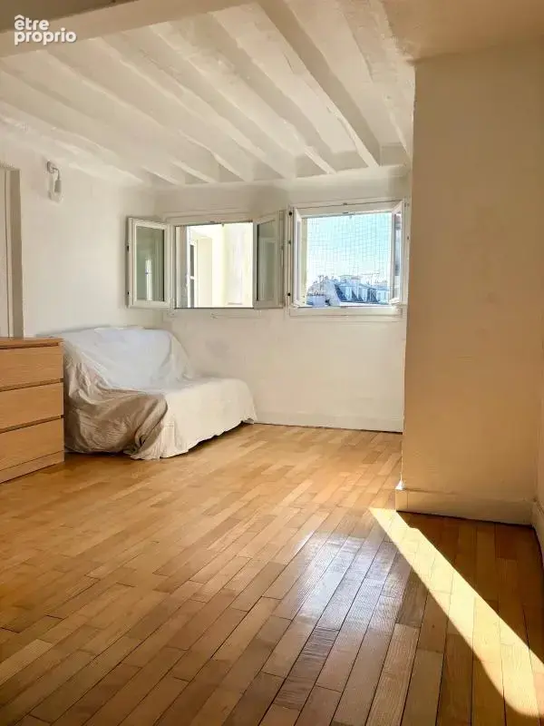 Cadet – Studio calme et lumineux au 6e étage - photo 2