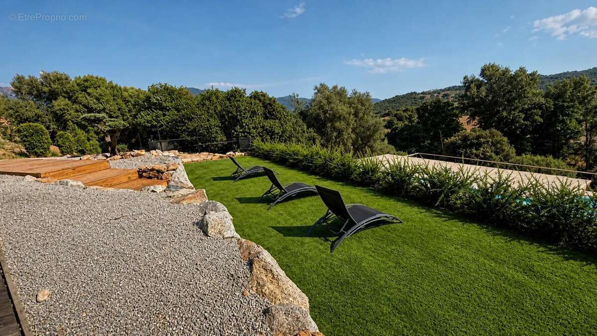 Maison de 259 m² avec piscine et chalet à Cognocoli-Monticchi - photo 2