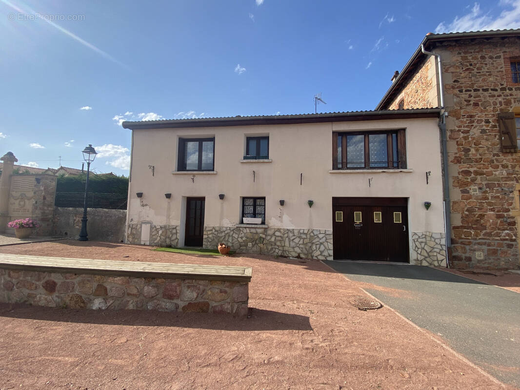 Maison à LE COTEAU