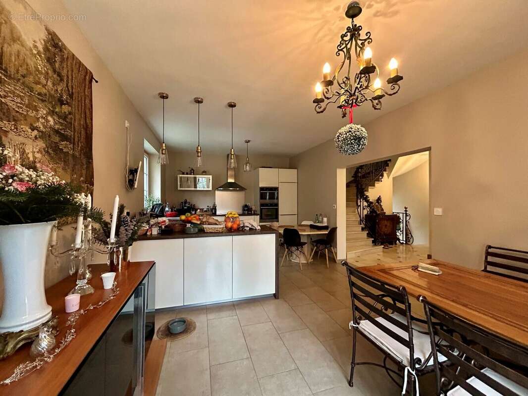 Maison à SAINT-PRIEST-TAURION