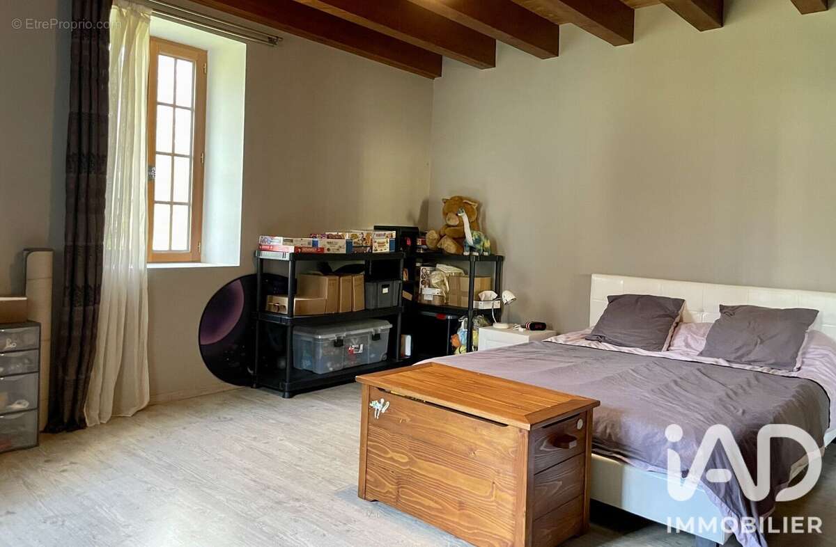 Maison 191 m² à La Coquille  - photo 8