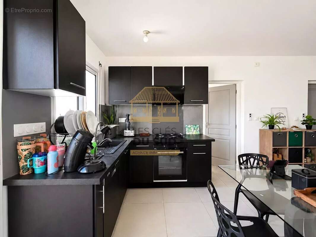 A vendre- maison de type t5 de 106 m² environ - saint philippe - 247 000 € - photo 2