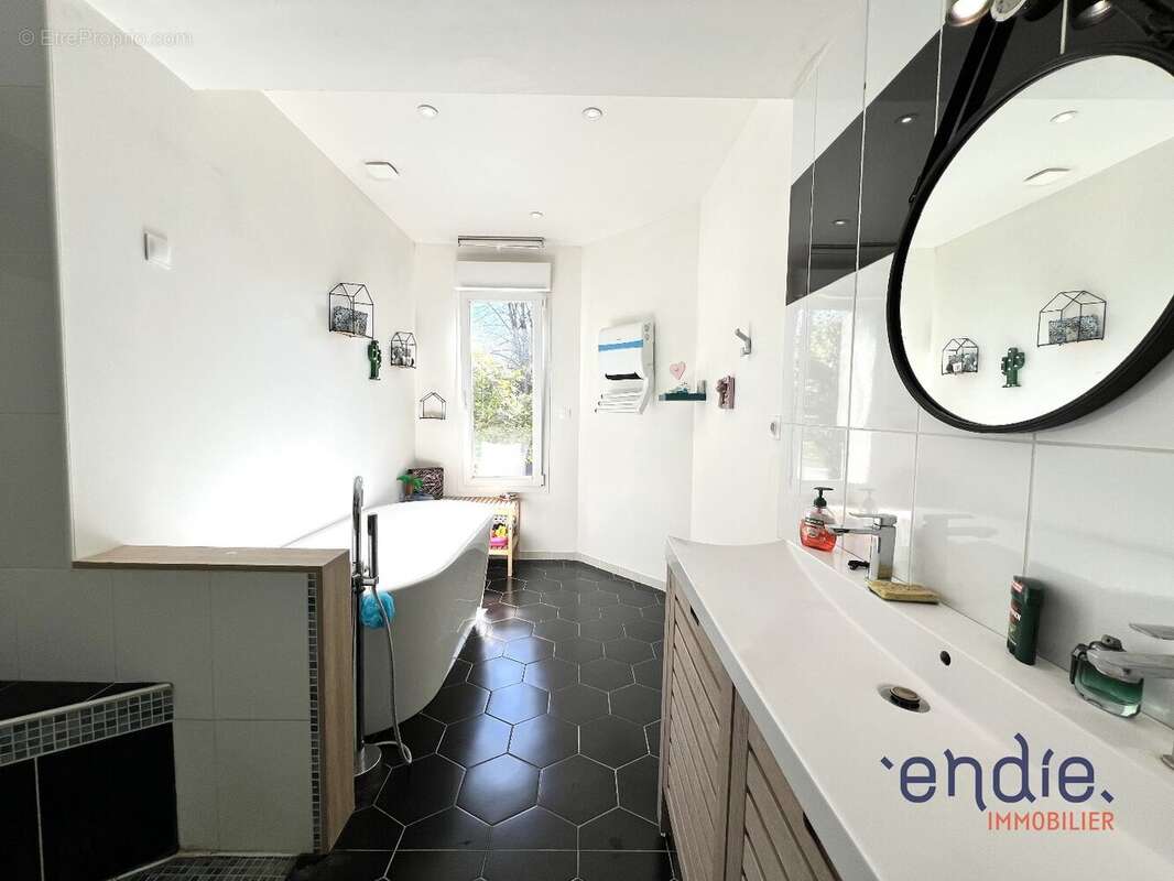 Maison 154 m² à Quincay  - photo 12