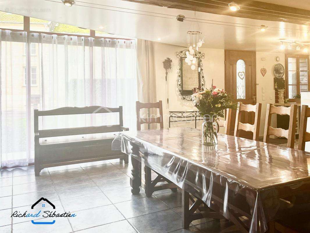 Maison à POIX-TERRON