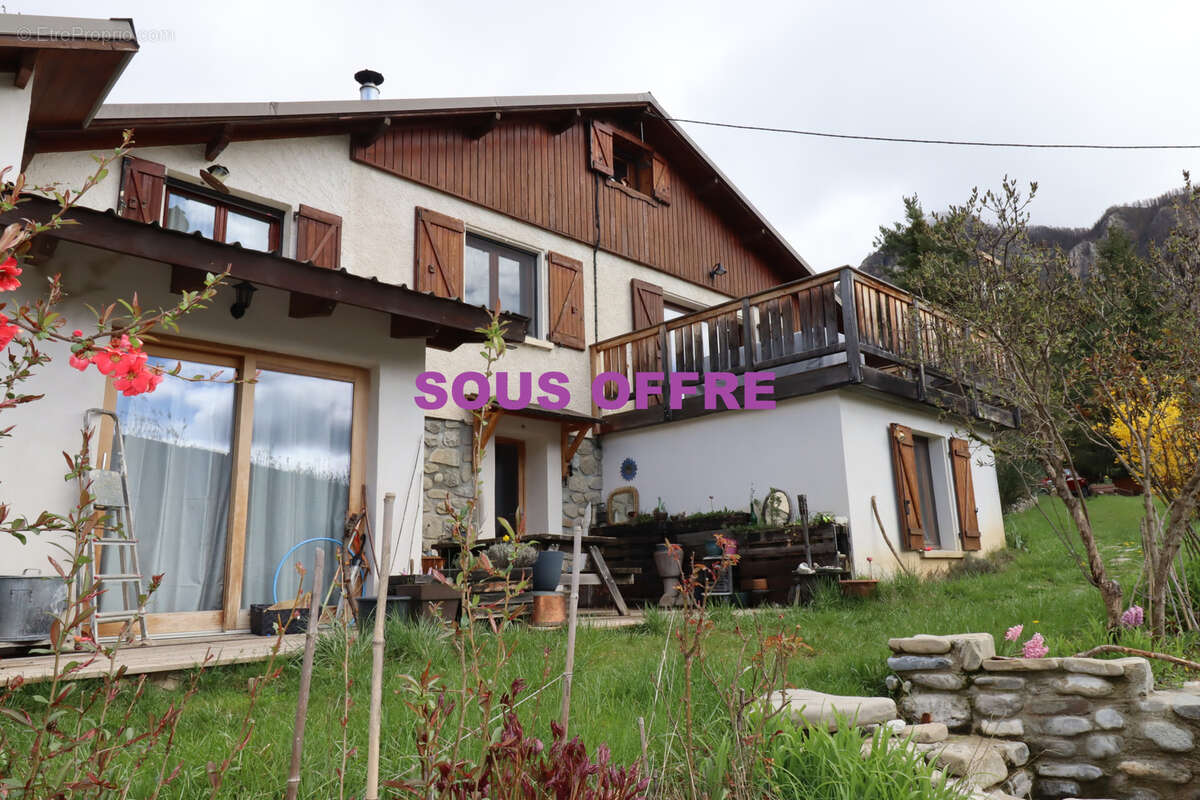 Maison à BEAUVEZER