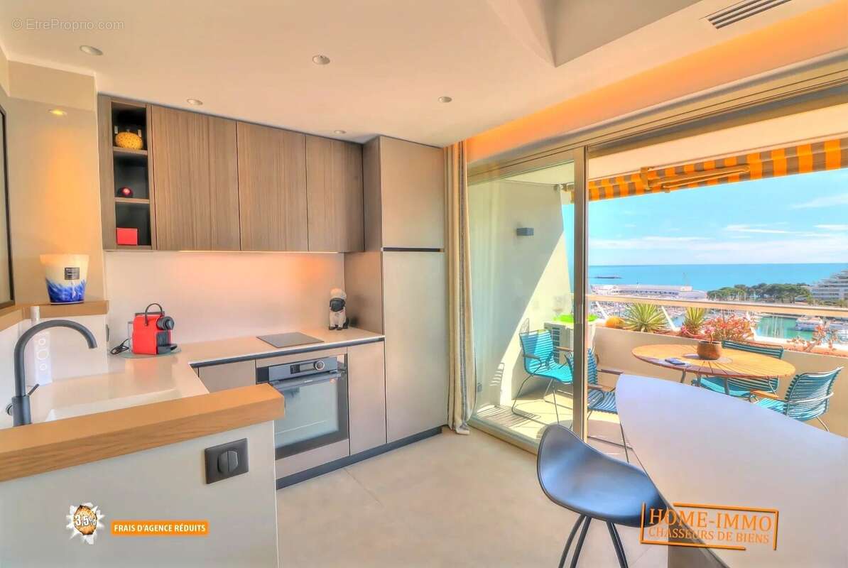 Appartement à VILLENEUVE-LOUBET