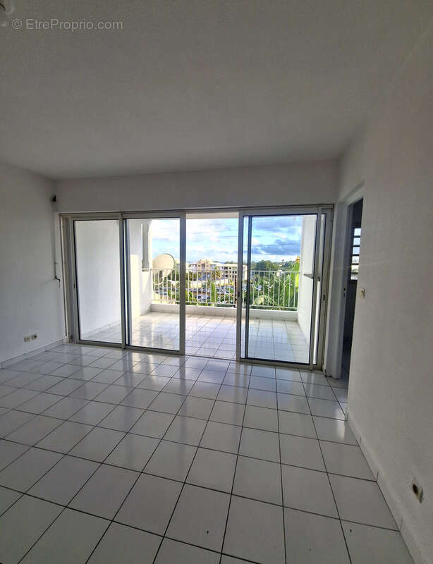 Appartement à BAIE-MAHAULT
