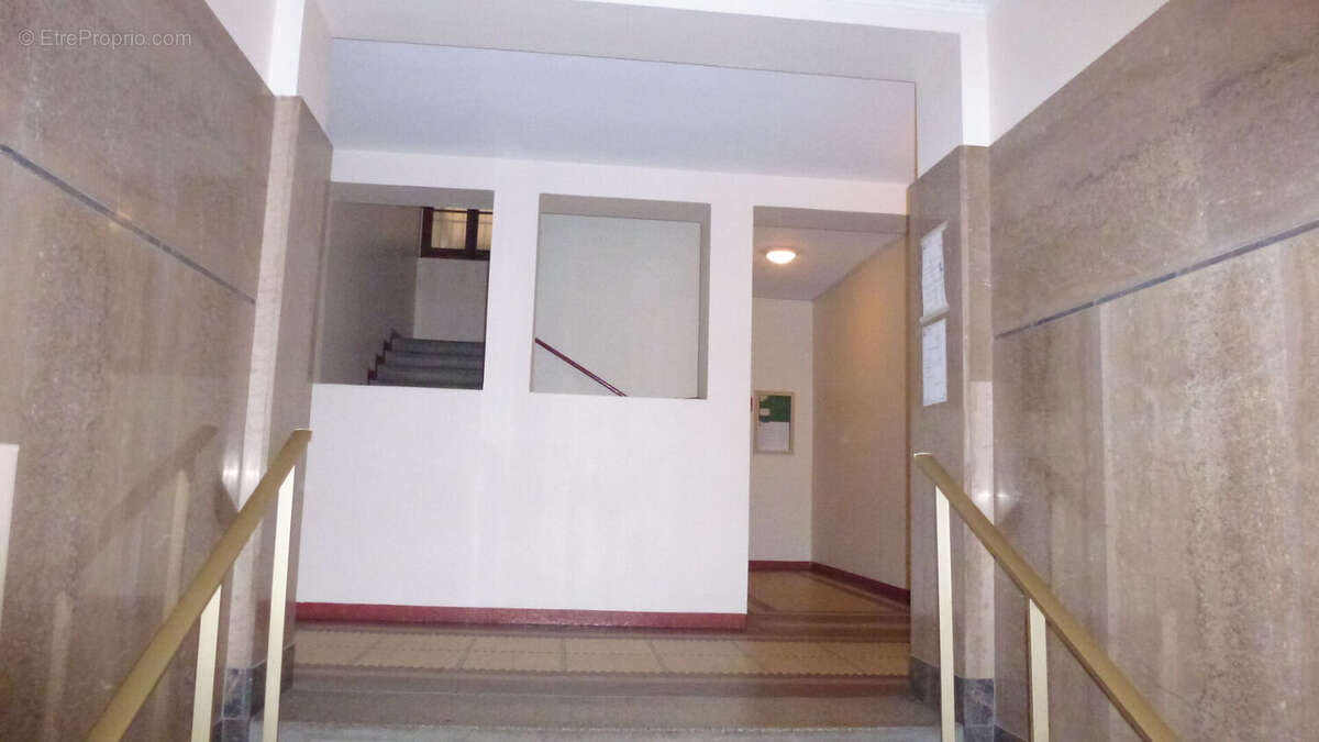 A vendre à ANNEMASSE, proximité gare CEVA, TRAM et Chablais Parc, grand T4 de 117,26 m² dans  un immeuble des années 30 - photo 11