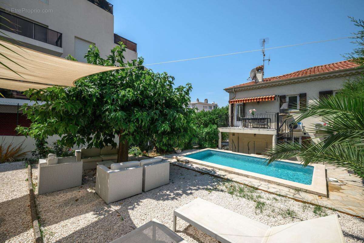 Maison de ville rénovée, 122 m2 piscine quartier Vespins - photo 7