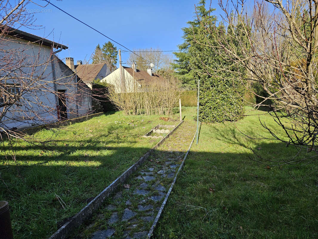 Maison à POUILLY-SUR-SAONE