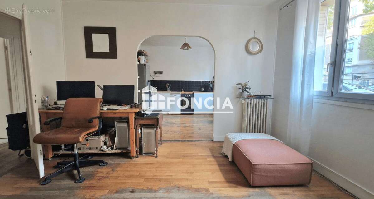 Appartement à PARIS-20E