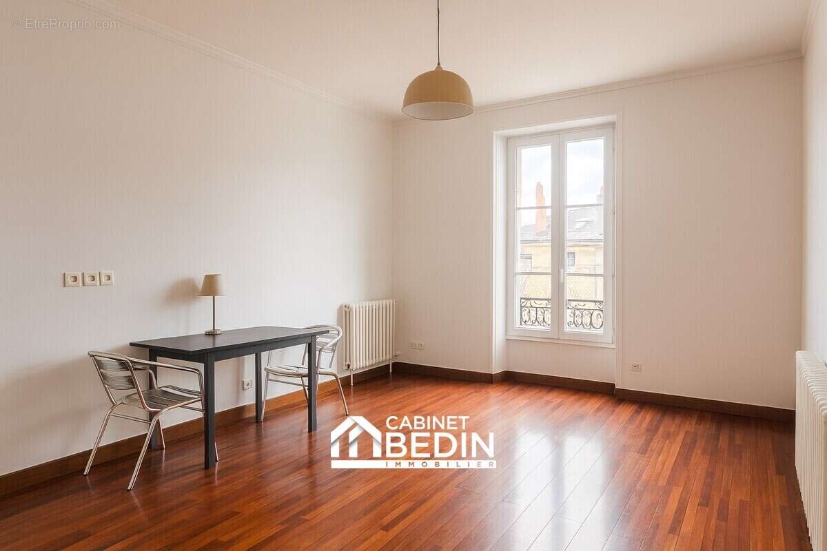 Appartement à BORDEAUX