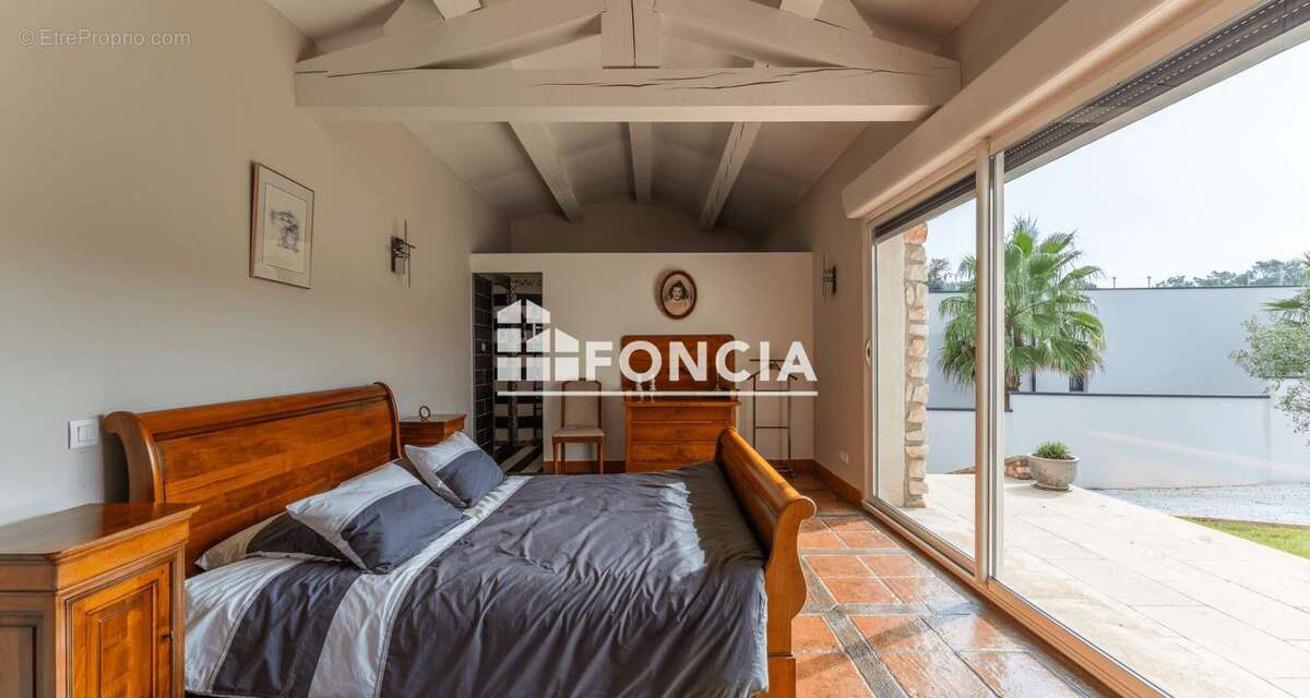 Maison à SAINT-LAURENT-DES-ARBRES