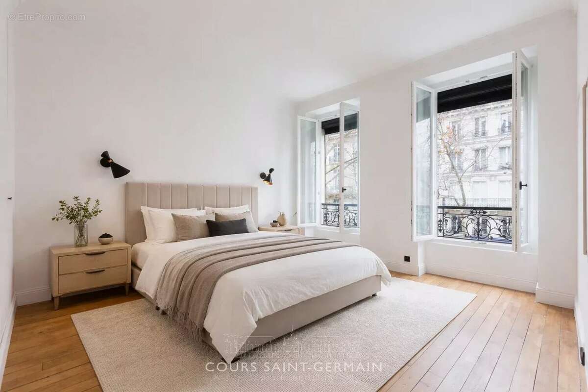 Appartement à PARIS-7E
