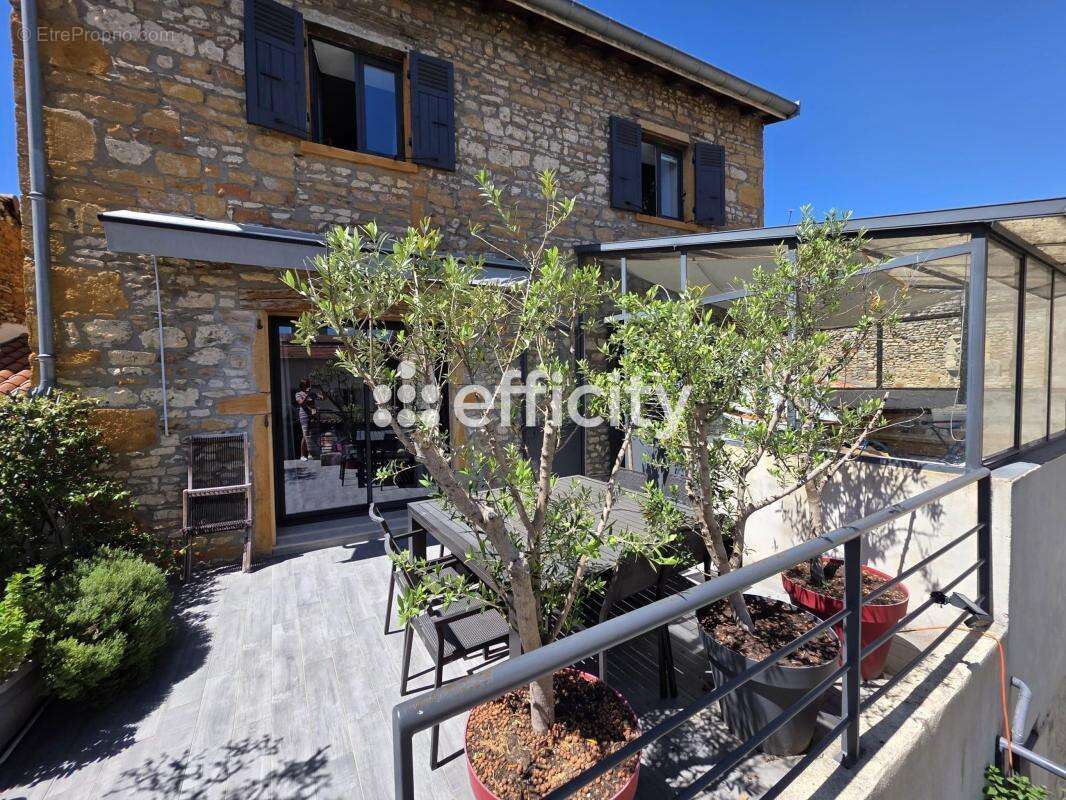 Maison à CHAZAY-D&#039;AZERGUES