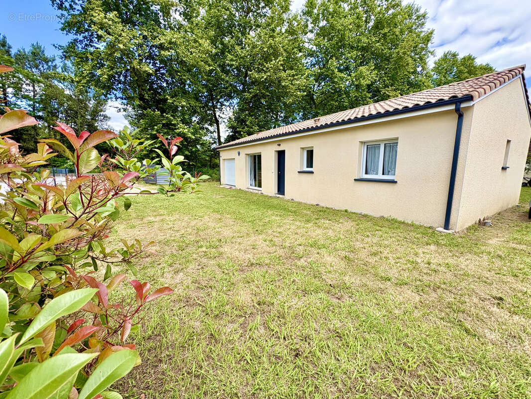 Maison à CAMPAGNE